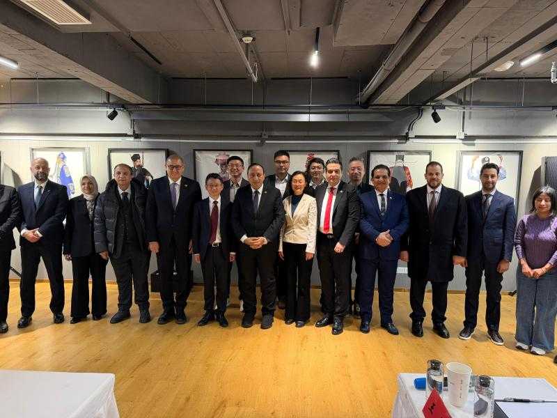 لبحث سبل التعاون المشترك.. وفد ”حماة الوطن” يلتقي الحزب الشيوعي الصيني في بكين