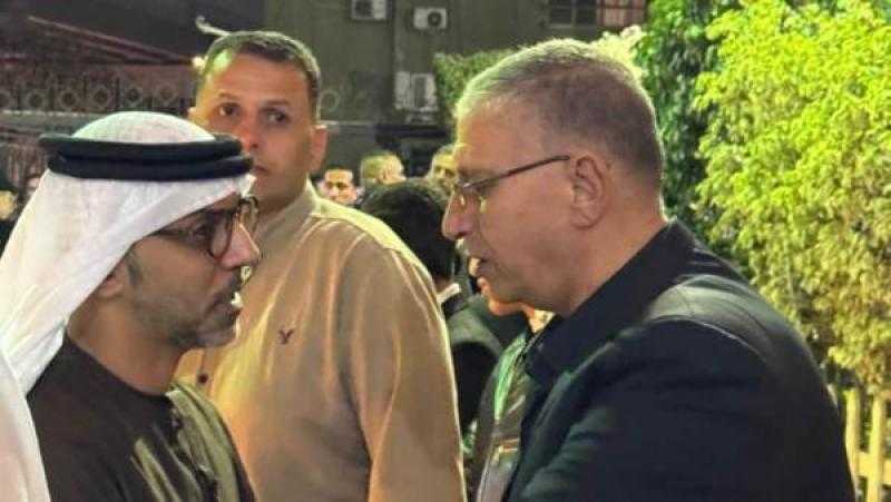 سفير الإمارات بالقاهرة يقدم واجب العزاء لأسرة المهندس المصري المتوفي أثناء عمله بالإمارات