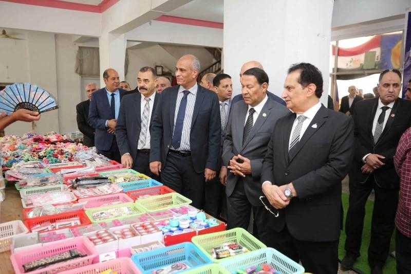 أسامة الأتربي يقود «أهلًا مدارس» بحماة الوطن في كفرالشيخ.. تخفيضات تصل إلى 35% ودعم مباشر للأسر